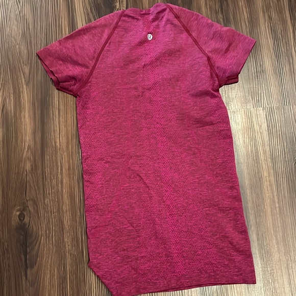 Lululemon short sleeveve size 4 tee - Picture 4 of 6